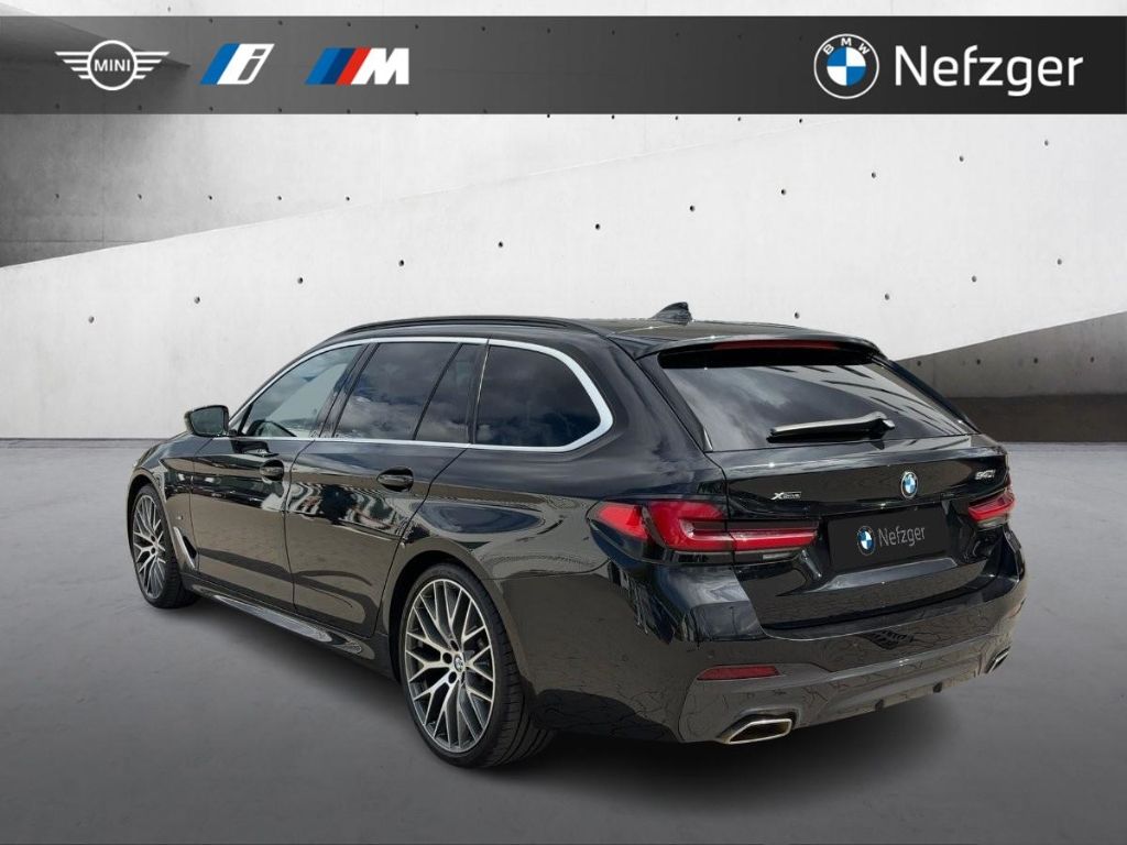 BMW 540 i xDrive Touring M Sport Head-Up Park-Assist