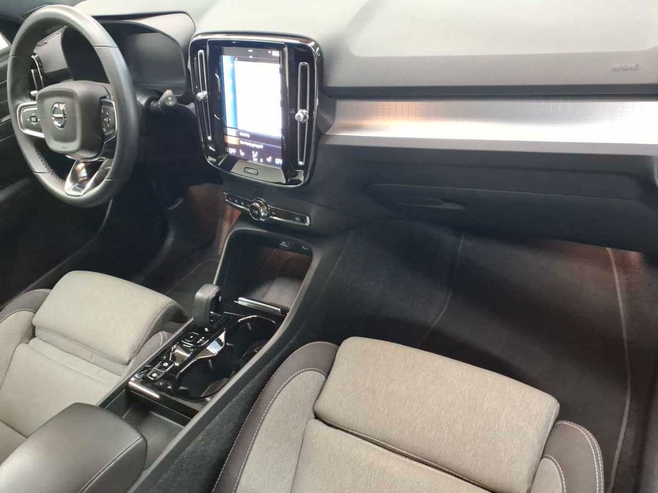 Volvo XC40 T4 Recharge DKG Plus Bright AHK 19"