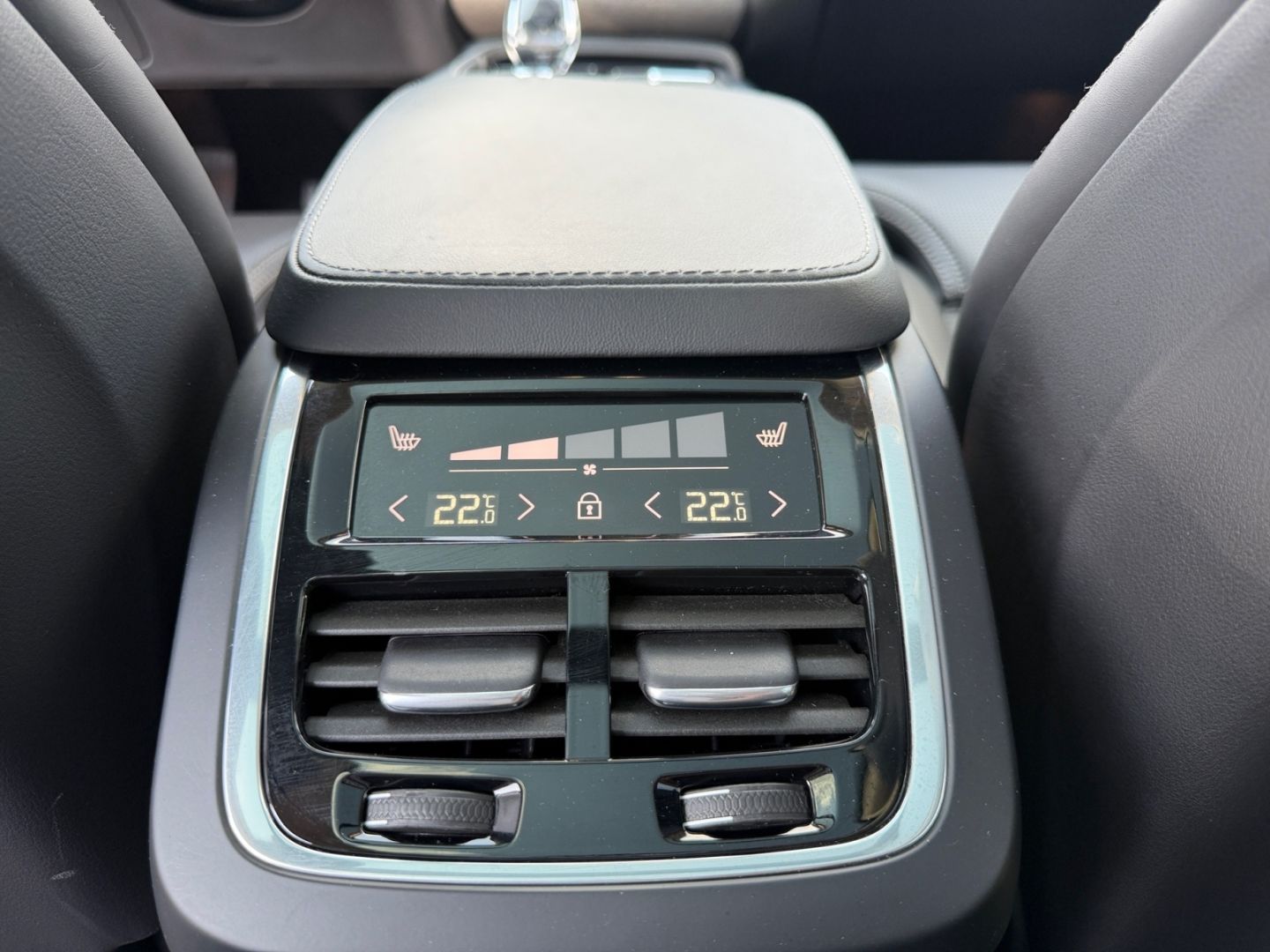 Volvo XC90 Ultimate Dark Recharge AWD HUD Pano Luft AH