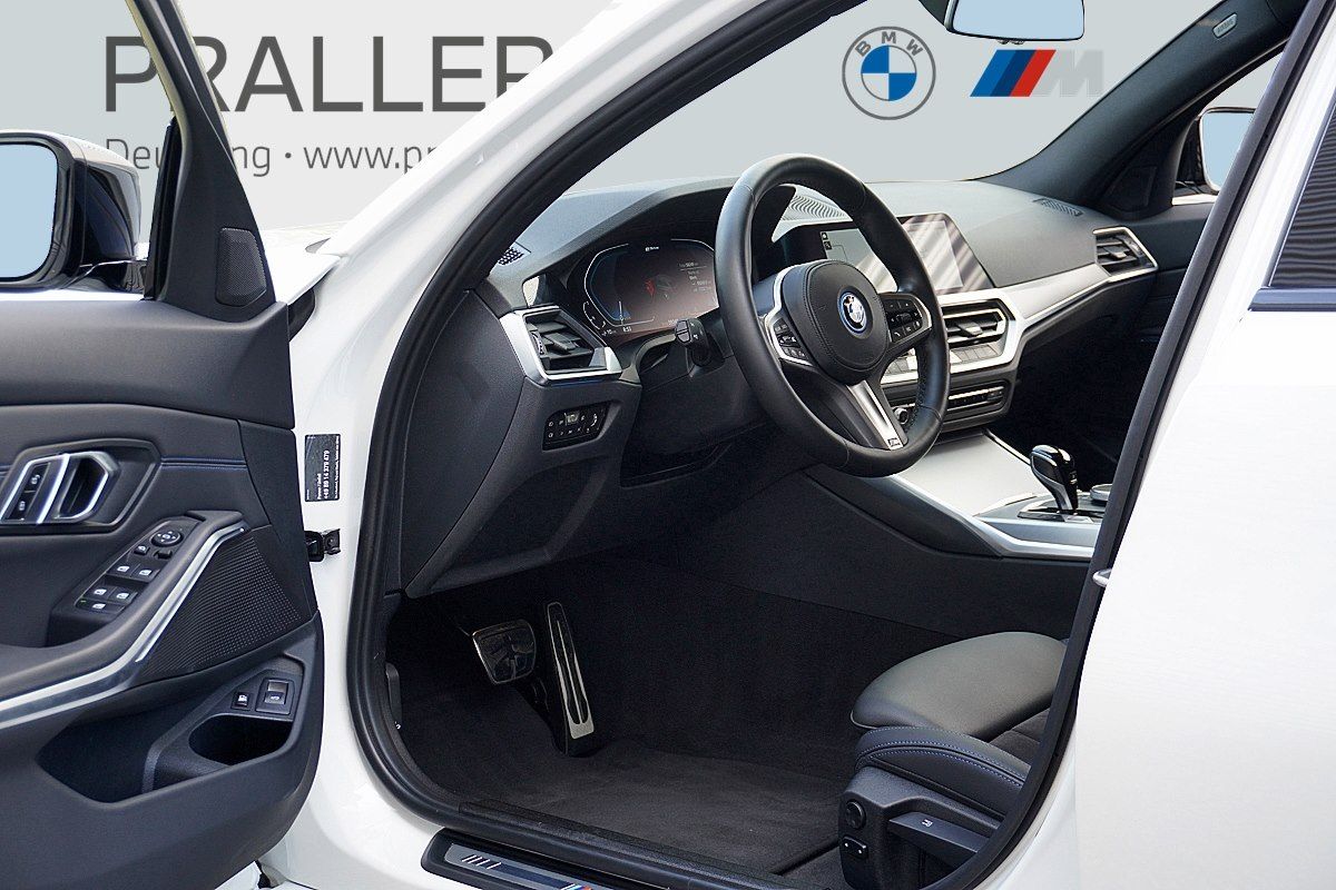 BMW 330e xDrive Touring M Sport - Samsaru's Car Outlet