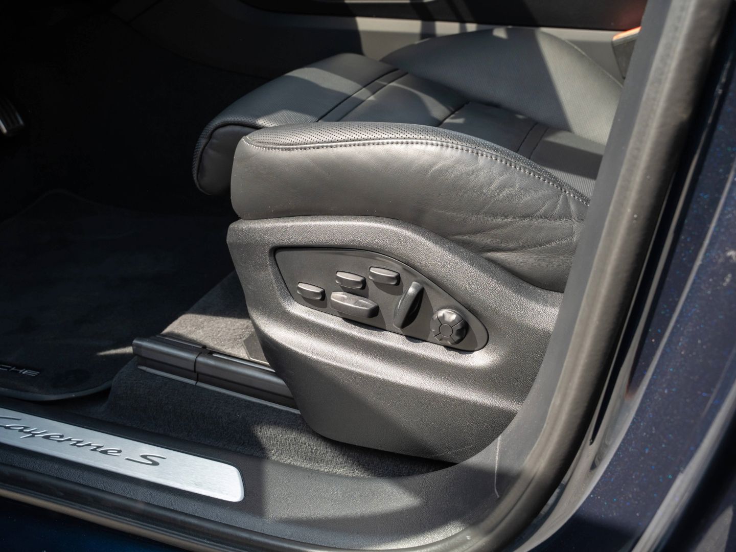 Porsche Cayenne S AHK BOSE HD-Matrix InnoDrive HUD 22''