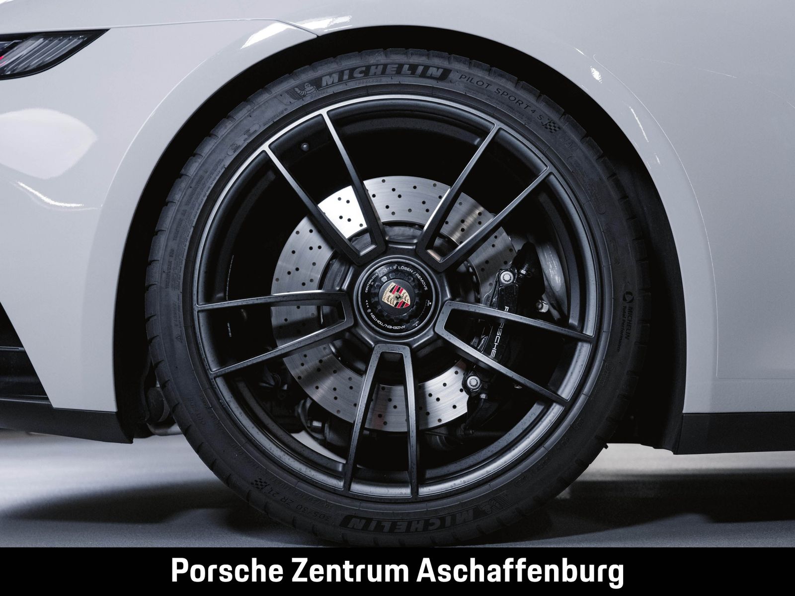 Porsche 911 Carrera 4 GTS Liftsystem BOSE Sportsitze