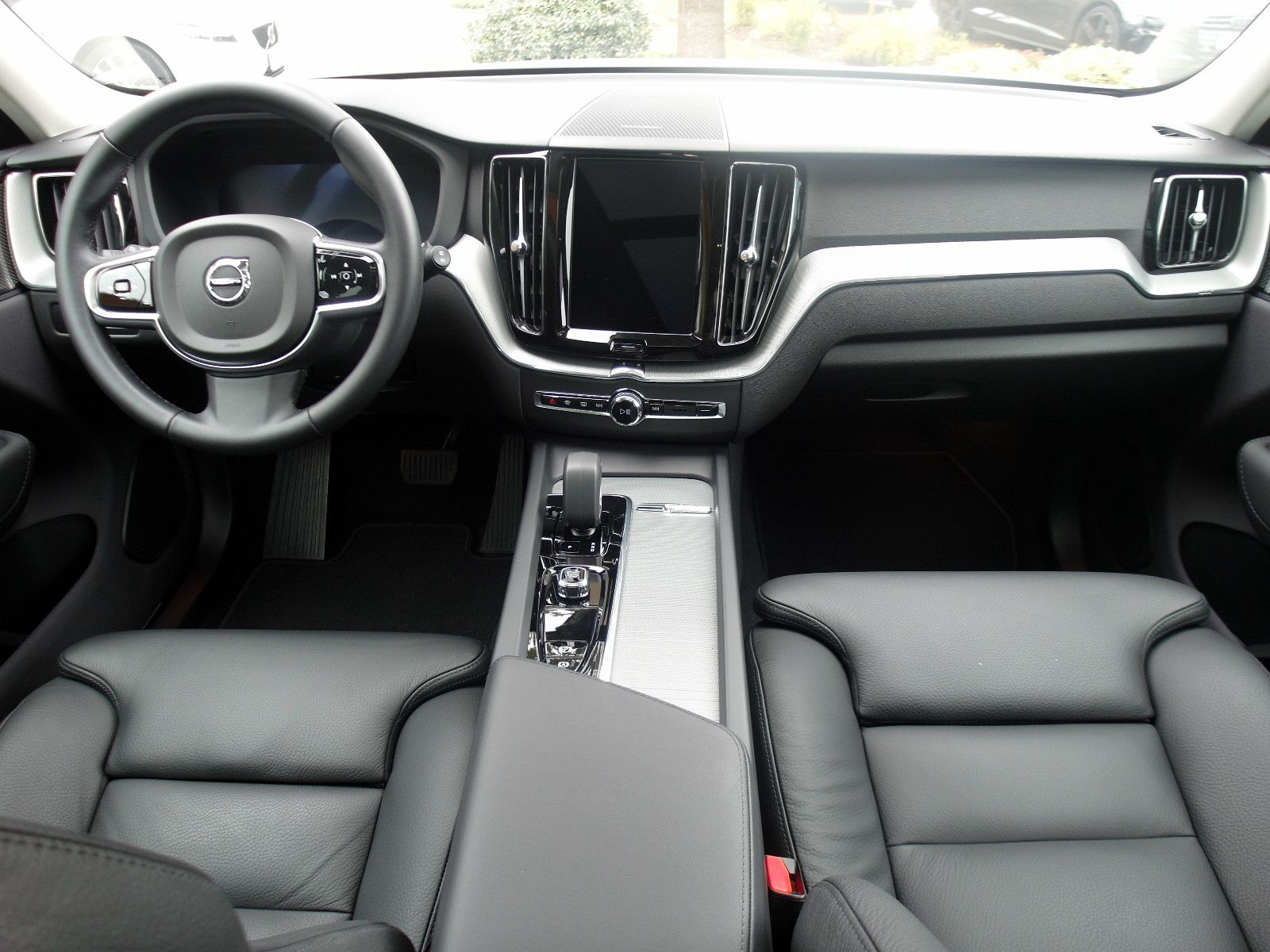 Volvo XC60 T6 AWD Plus Dark #volvocars #madebymerten