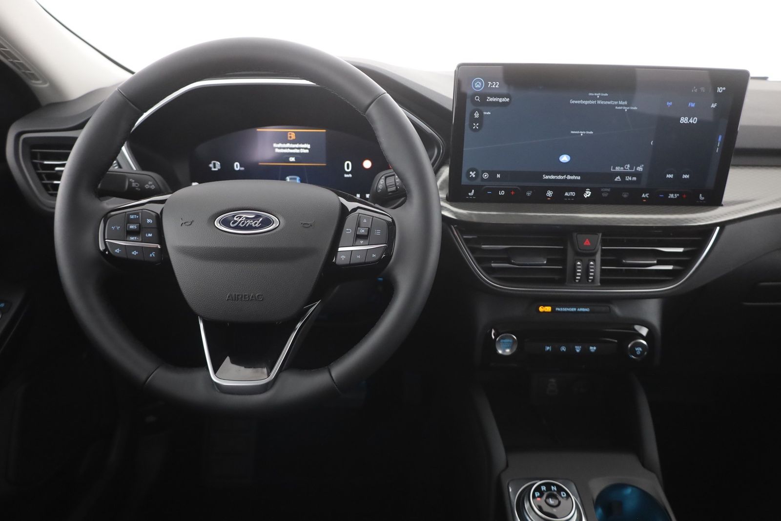 Ford Kuga 1.5 EB Titanium Aut. - Samsaru's Car Outlet