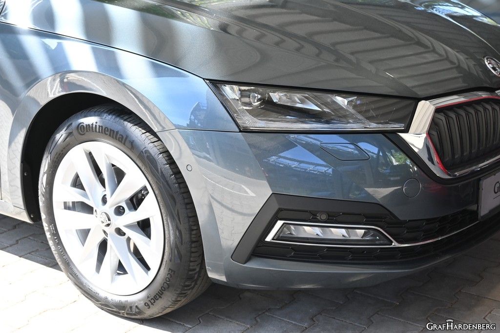 Skoda Octavia Combi 2.0 TDI DSG Style - Samsaru's Car Outlet