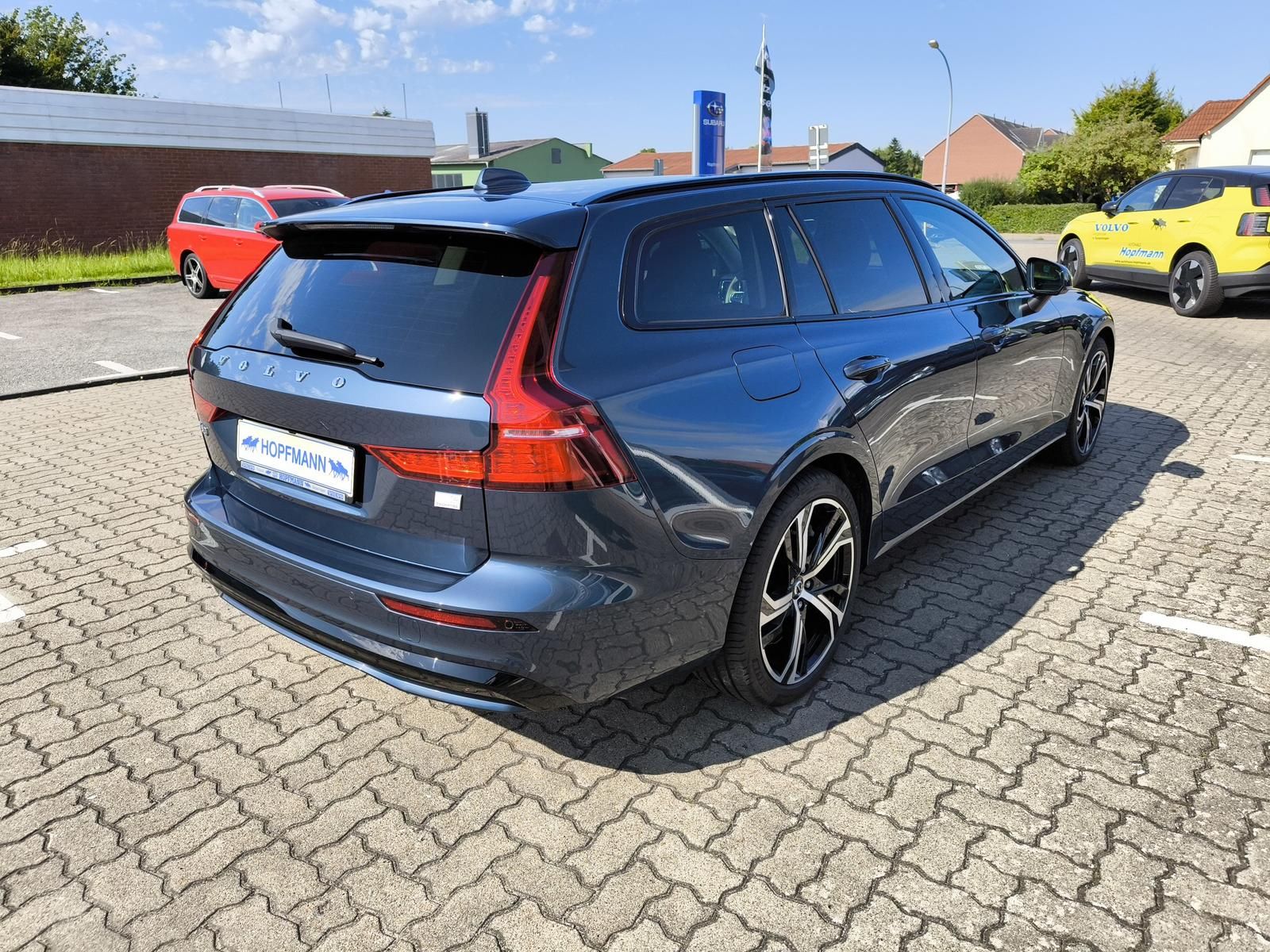 Volvo V60 T6 Recharge Plus Dark Plug-In Hybrid AWD