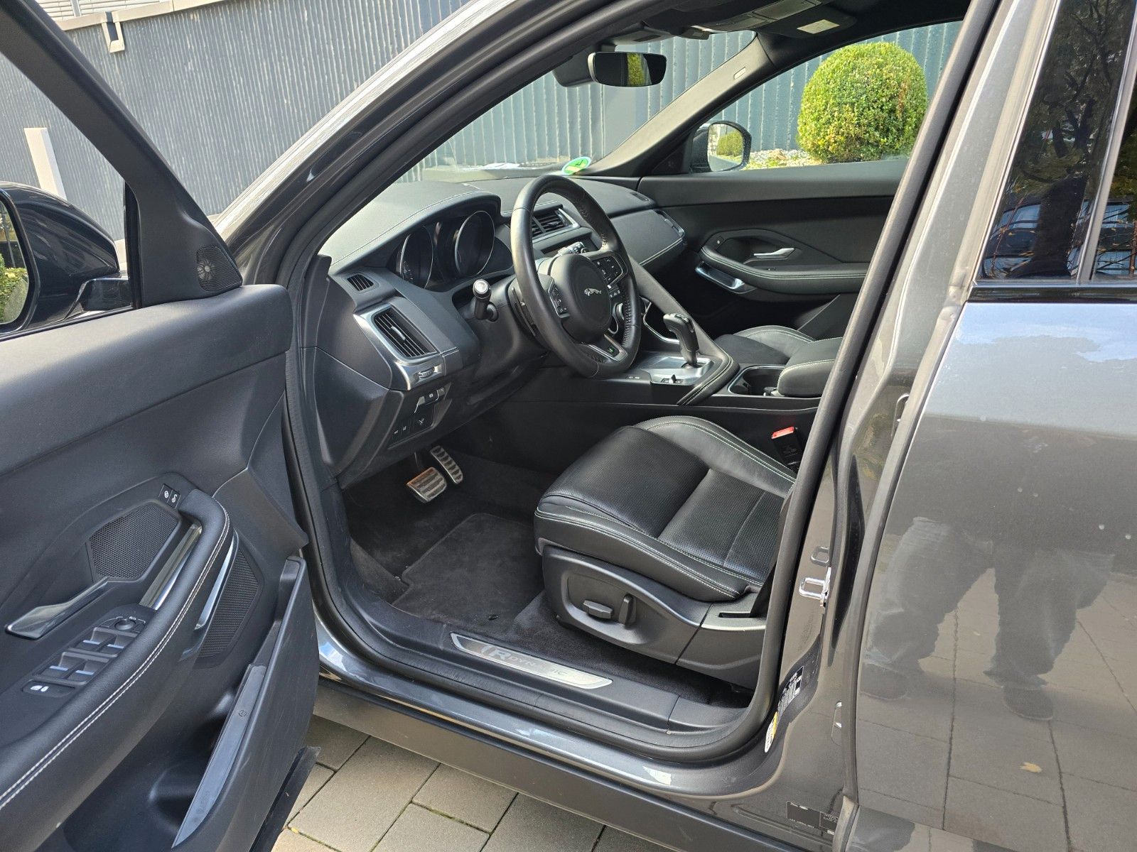 Jaguar E-Pace E-PACE R-Dynamic S AWD,Automatik,Leder,Pa