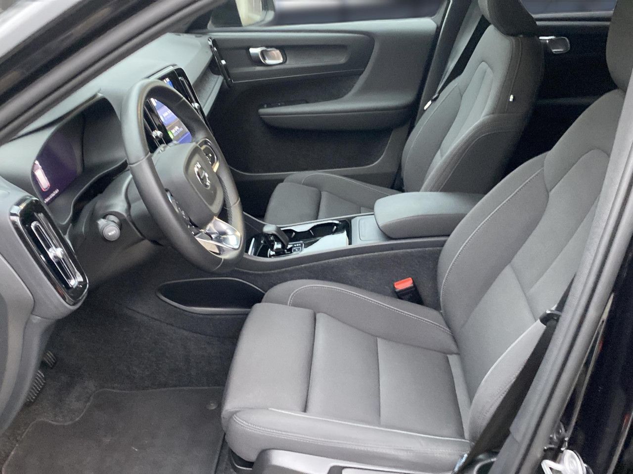 Volvo XC 40 Plus Recharge Pure Electric 2WD Bluetooth