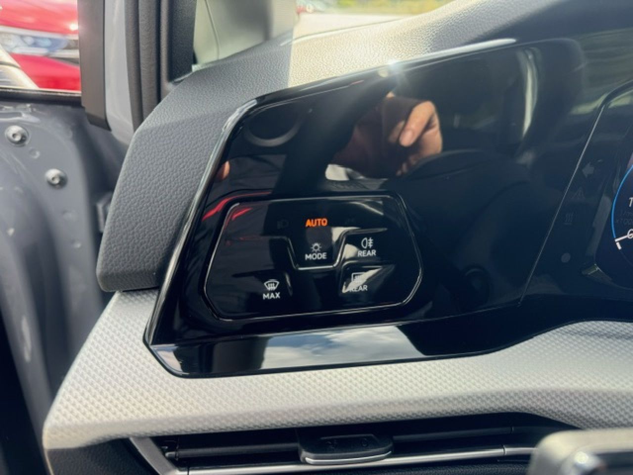 Volkswagen Golf VIII Move 1.5 TSI - Samsaru's Car Outlet