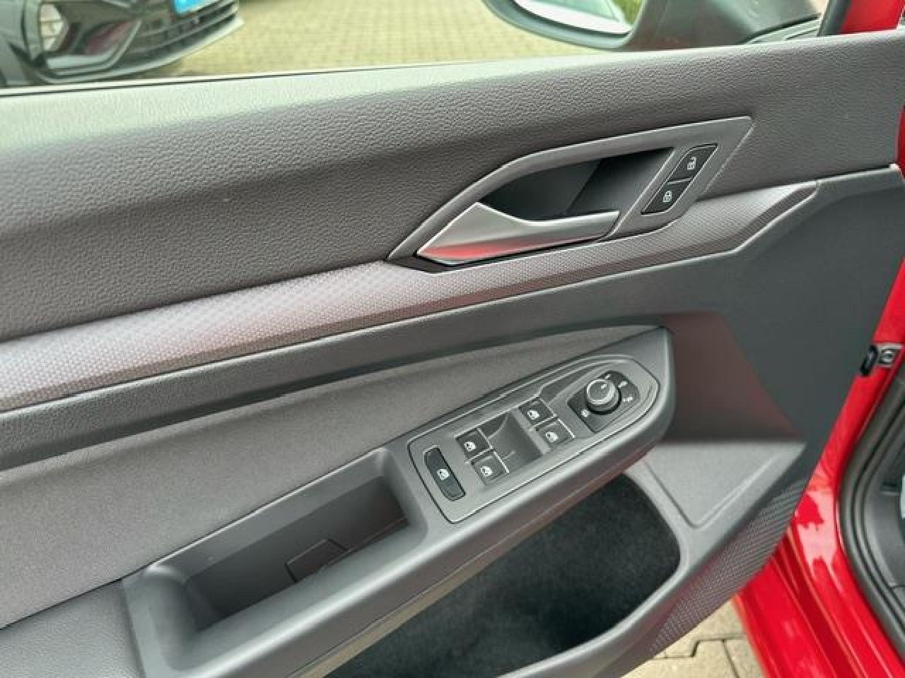 Volkswagen Golf VIII Variant Active 1.5 l eTSI - Samsaru's Car Outlet