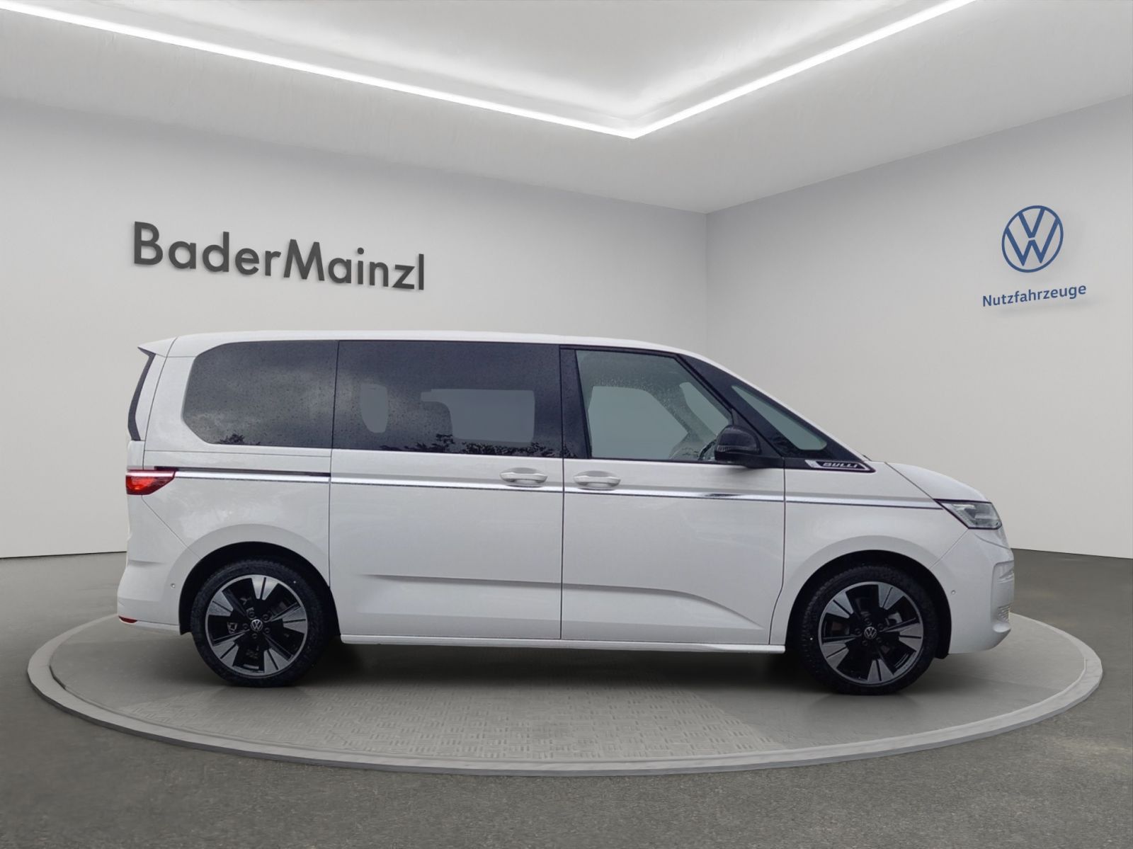 Volkswagen Multivan Style 2.0 l 150 kW TSI OPF 7-Gang-DSG R - Samsaru's Car Outlet