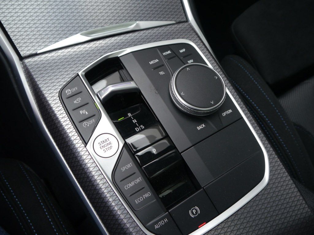 BMW 320i tour. M Sport A. +PANO+AHK+adLED+HIFI+