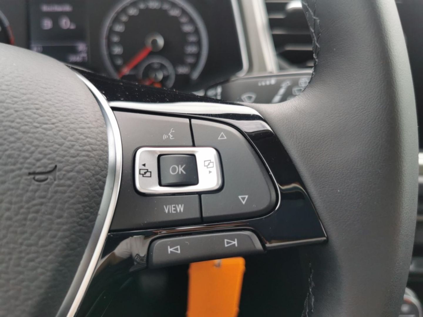 Volkswagen T-Roc Style - Samsaru's Car Outlet