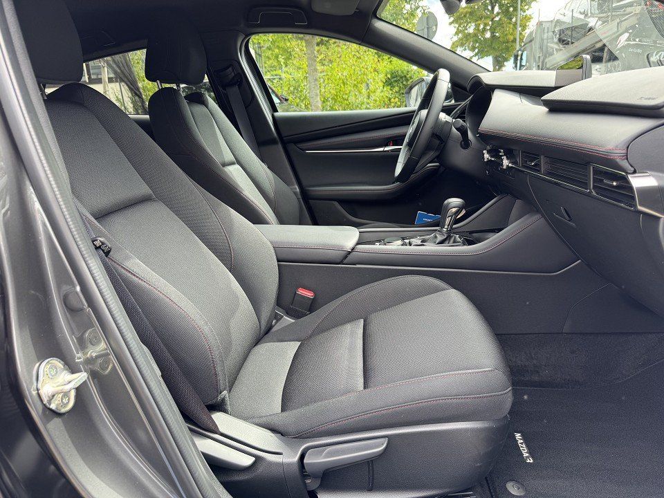 Mazda 3 2.0L e-SKYACTIV G 122ps 6AT FWD Homura