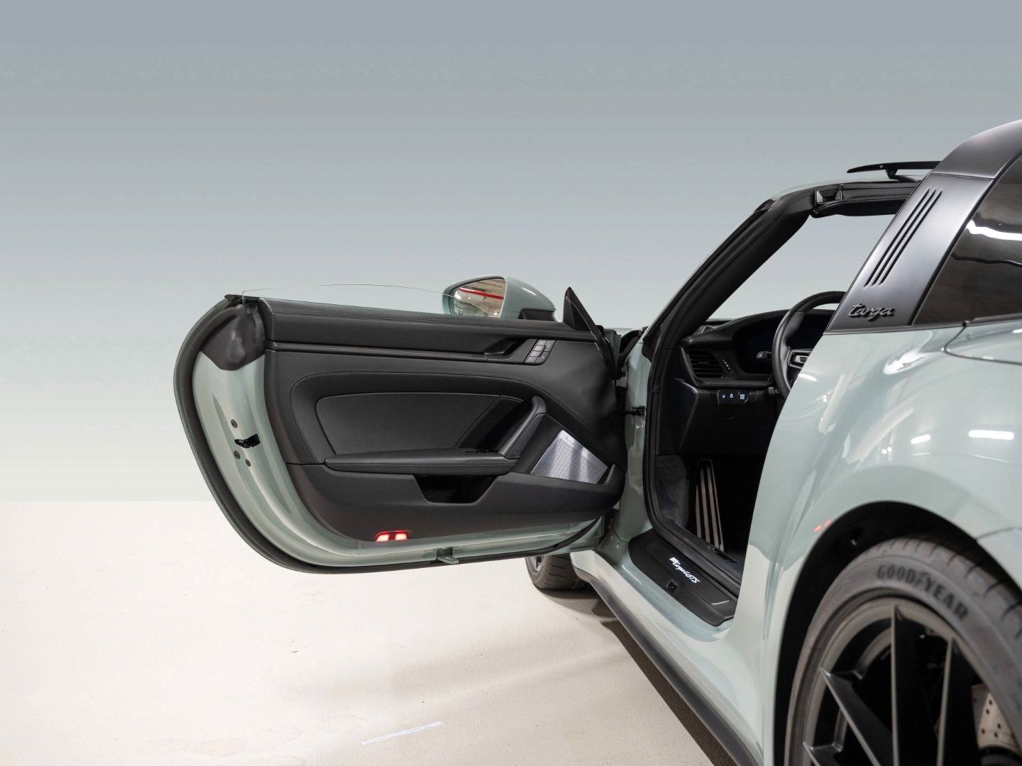 Porsche 992 Targa 4 GTS InnoDrive Burmester Lift-VA