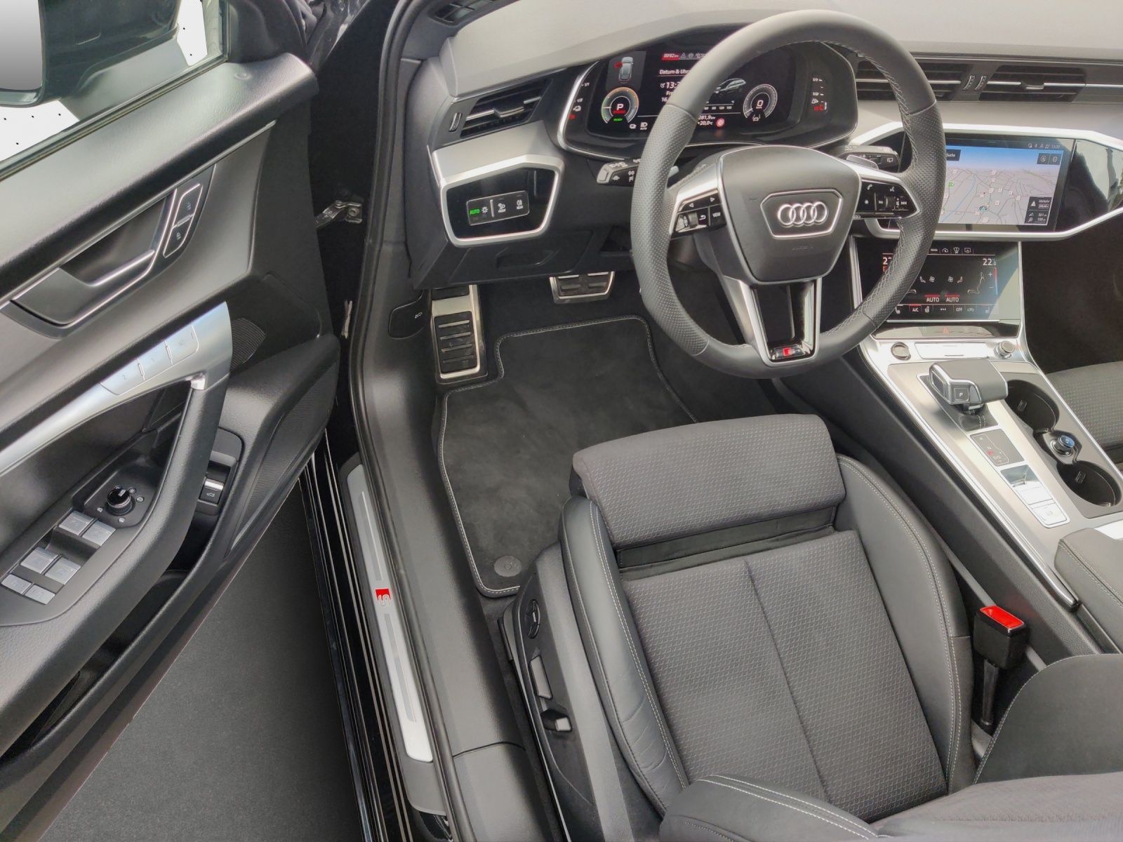 Audi A6 Avant 55 TFSIe qu. S line - Samsaru's Car Outlet