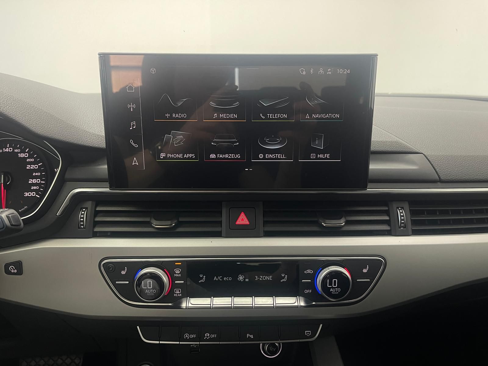 Audi A4 2.0 TDI 35 TDI ADVANCED - Samsaru's Car Outlet