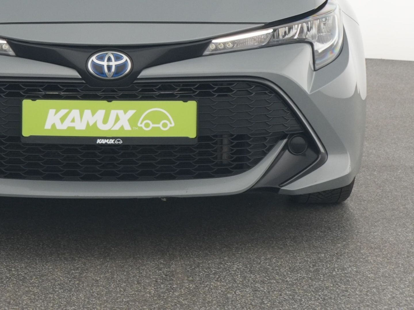 Toyota Corolla 1.8Hybrid Kombi - Samsaru's Car Outlet
