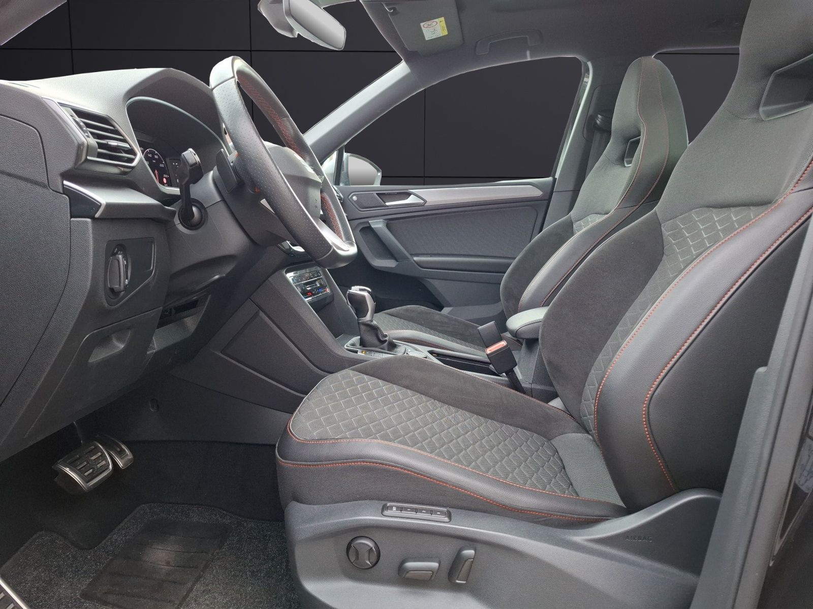 Seat Tarraco TSI FR DSG 4Drive LED AHK Navi AID Pano
