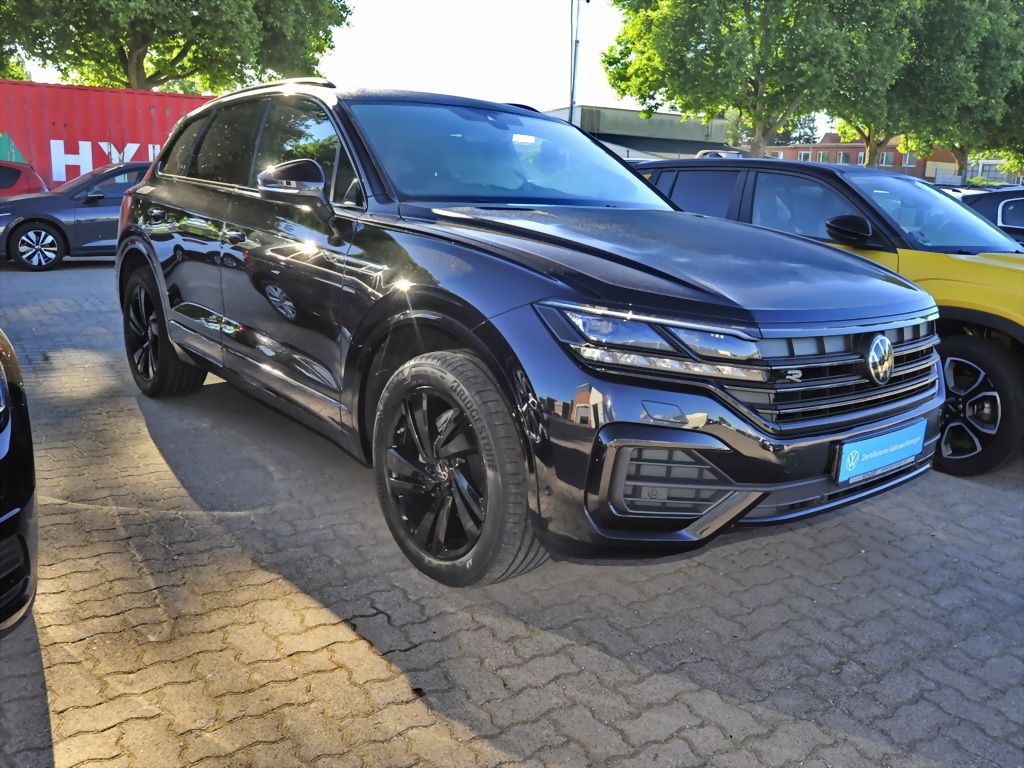 Volkswagen Touareg 3.0 TDI 4M R-Line - Samsaru's Car Outlet