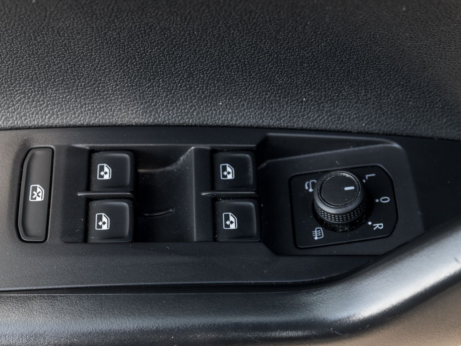 Volkswagen Taigo 1.0 TSI LIFE - Samsaru's Car Outlet