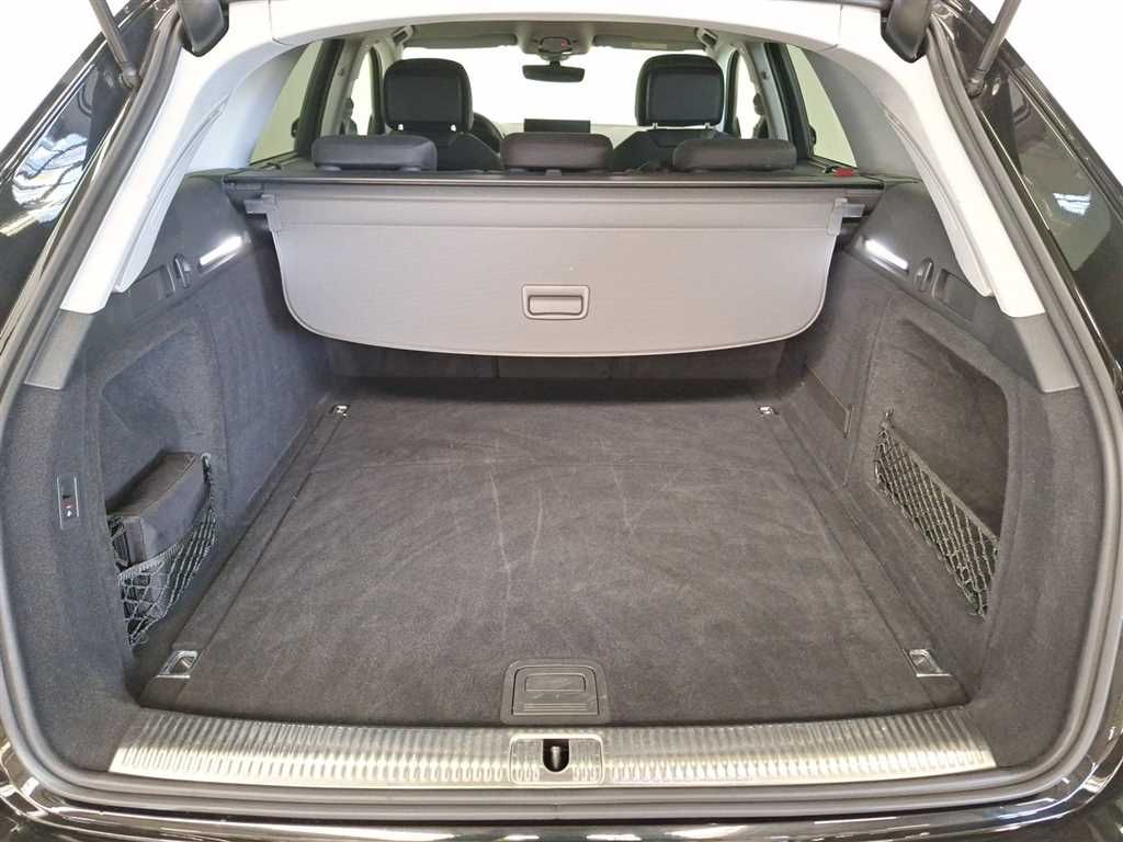 Audi A4 Avant 40 2.0 TFSI quattro S-tronic - Samsaru's Car Outlet