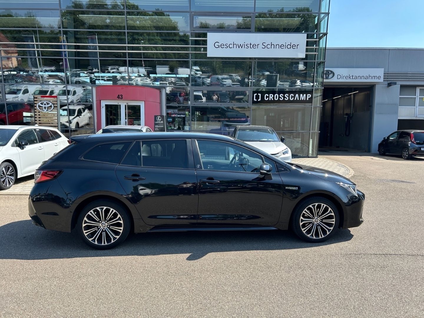 Toyota Corolla Touring Sports 2.0l Hybrid - Samsaru's Car Outlet