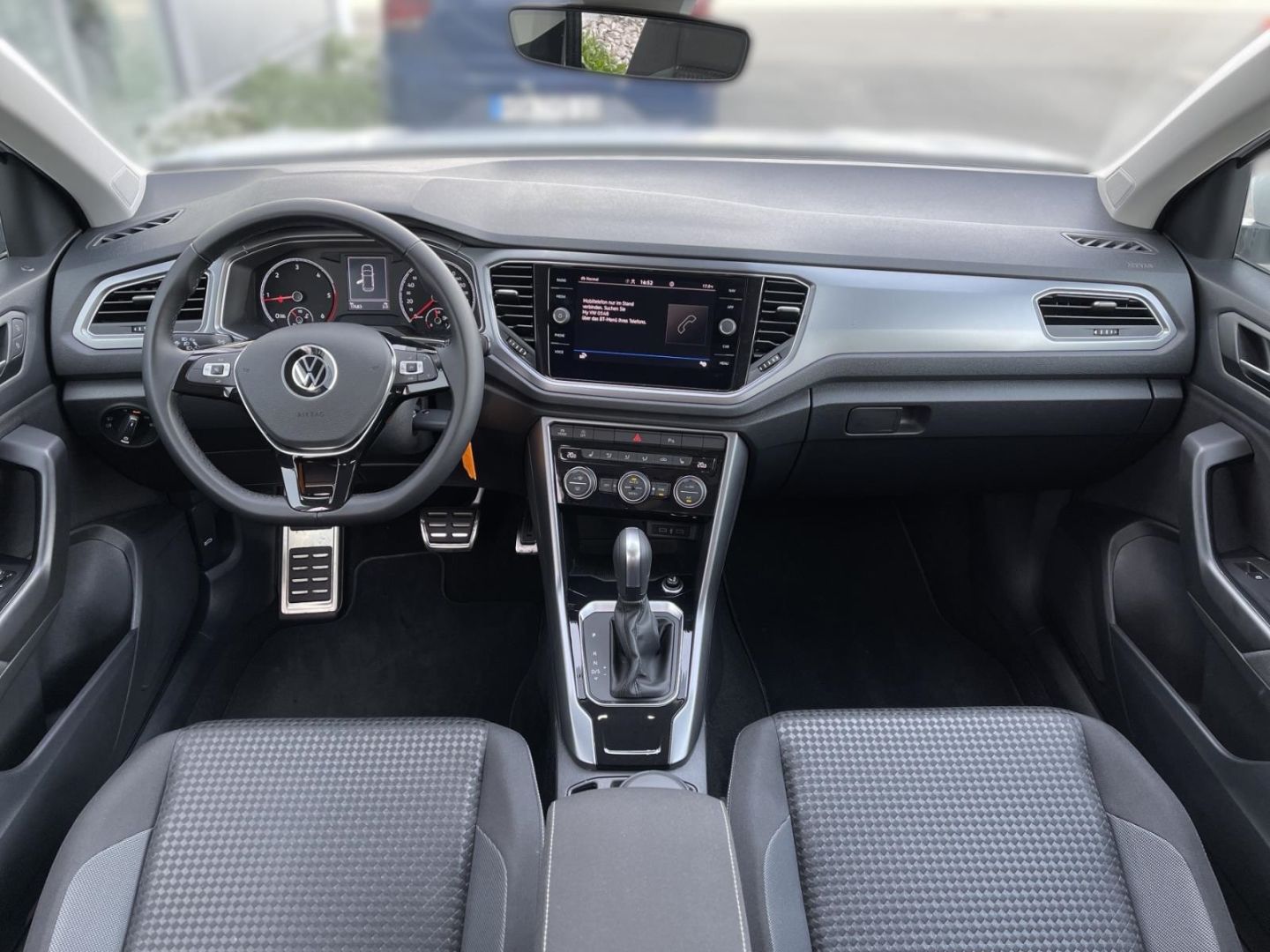 Volkswagen T-Roc Active Style 2.0 TDI - Samsaru's Car Outlet