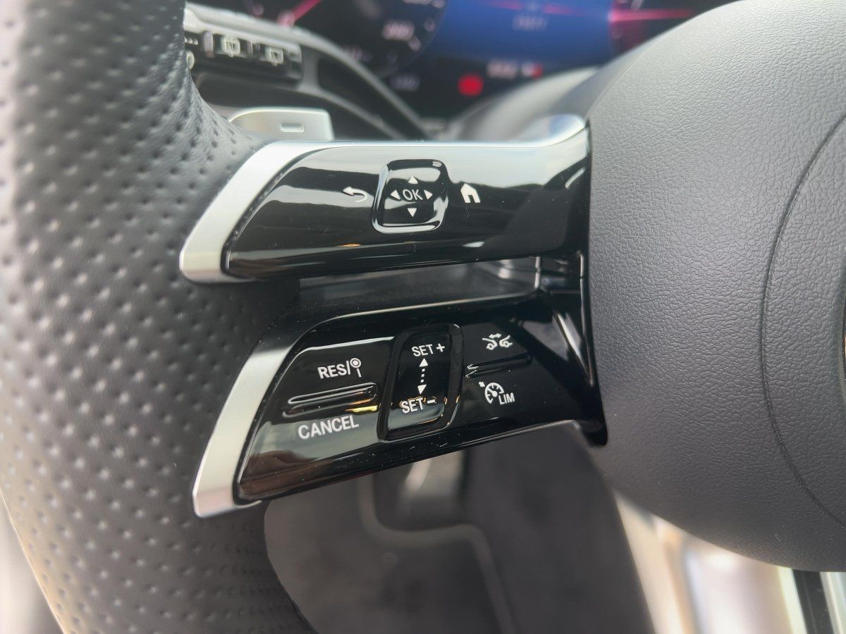 Mercedes-Benz GLC 300 d 4M AMG Line DigiLight|KeyGo|S-Dach|TWA