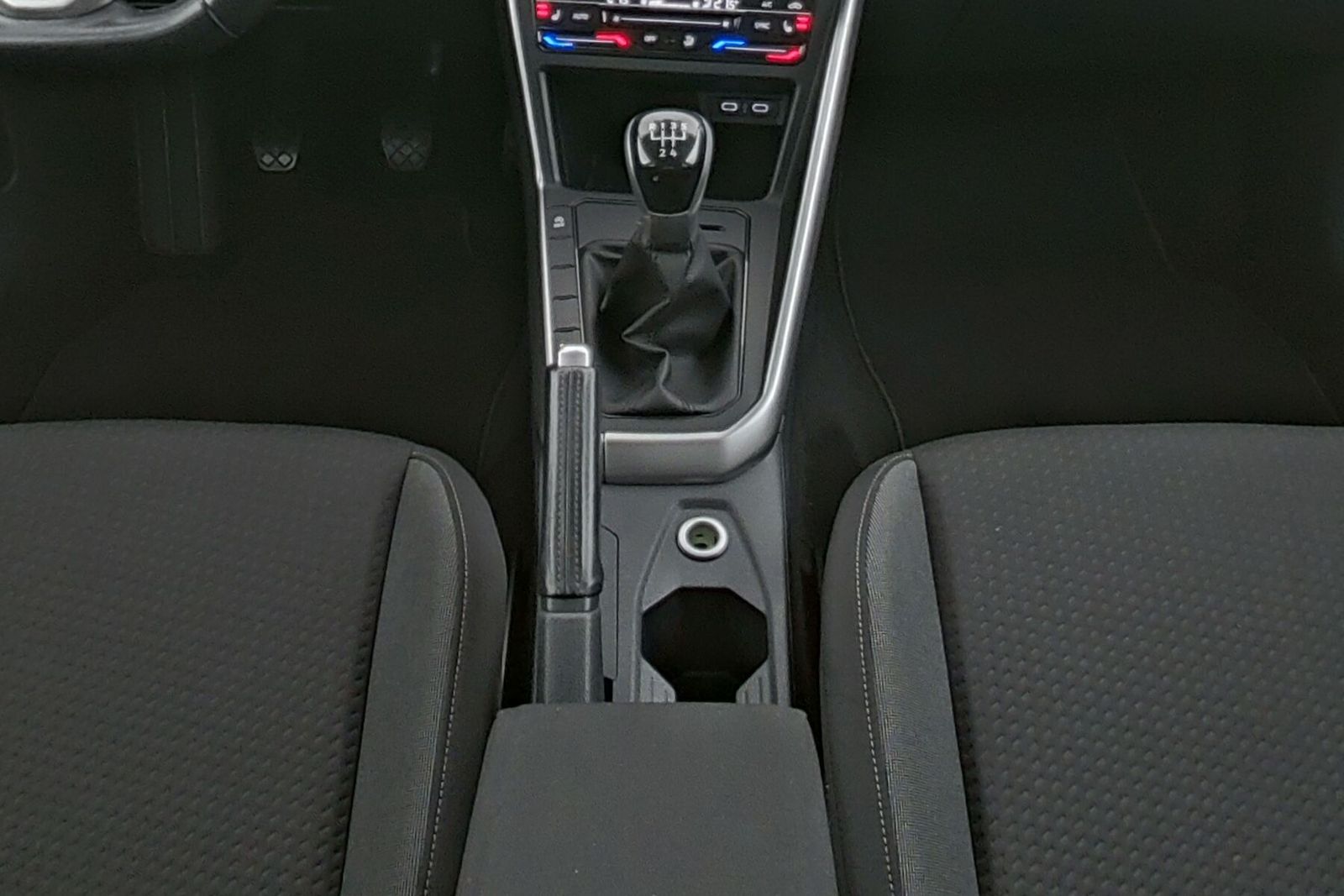 Volkswagen Taigo 1.0 TSI Life - Samsaru's Car Outlet