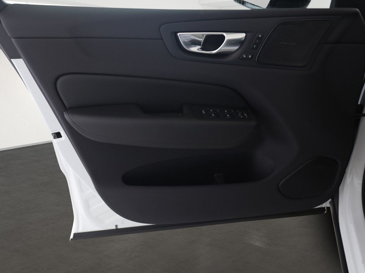 Volvo XC60 T6 Plus Dark Recharge Plug-In Hybrid AWD el