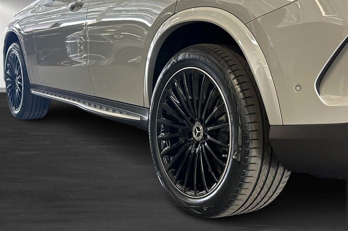 Mercedes-Benz GLC 300de 300 de 4Matic AMG 333hp Panorama *VAT*