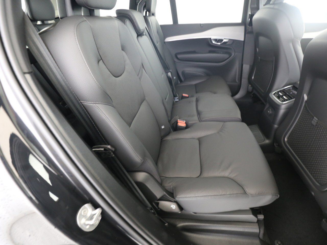 Volvo XC90 Recharge T8 Plus Dark - Samsaru's Car Outlet