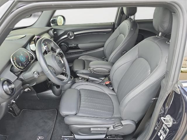 MINI Cooper 1.5 Aut.Yours - Samsaru's Car Outlet