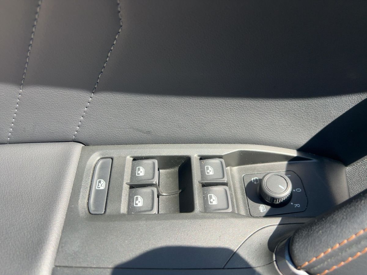 Cupra Leon VZ e-Hybrid - Samsaru's Car Outlet