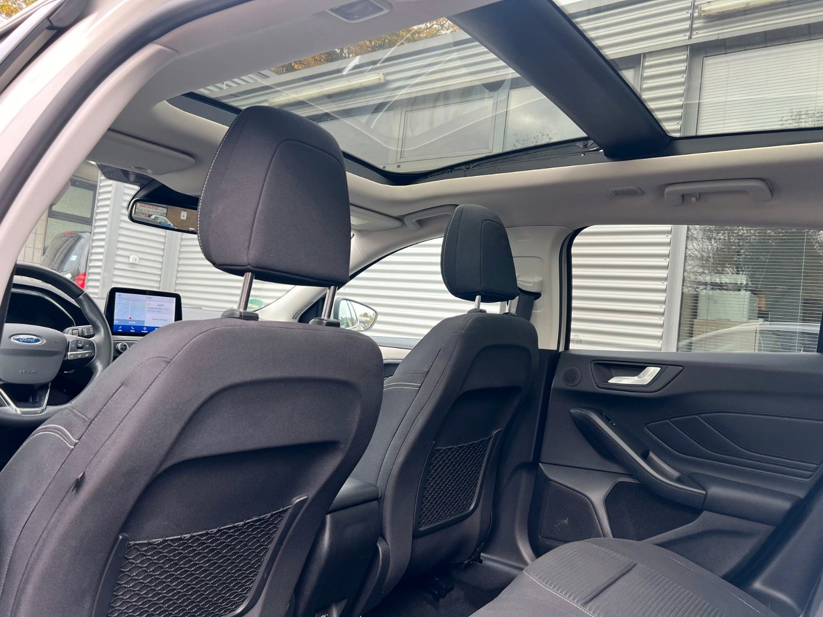 Ford Focus Turnier Titanium - Samsaru's Car Outlet