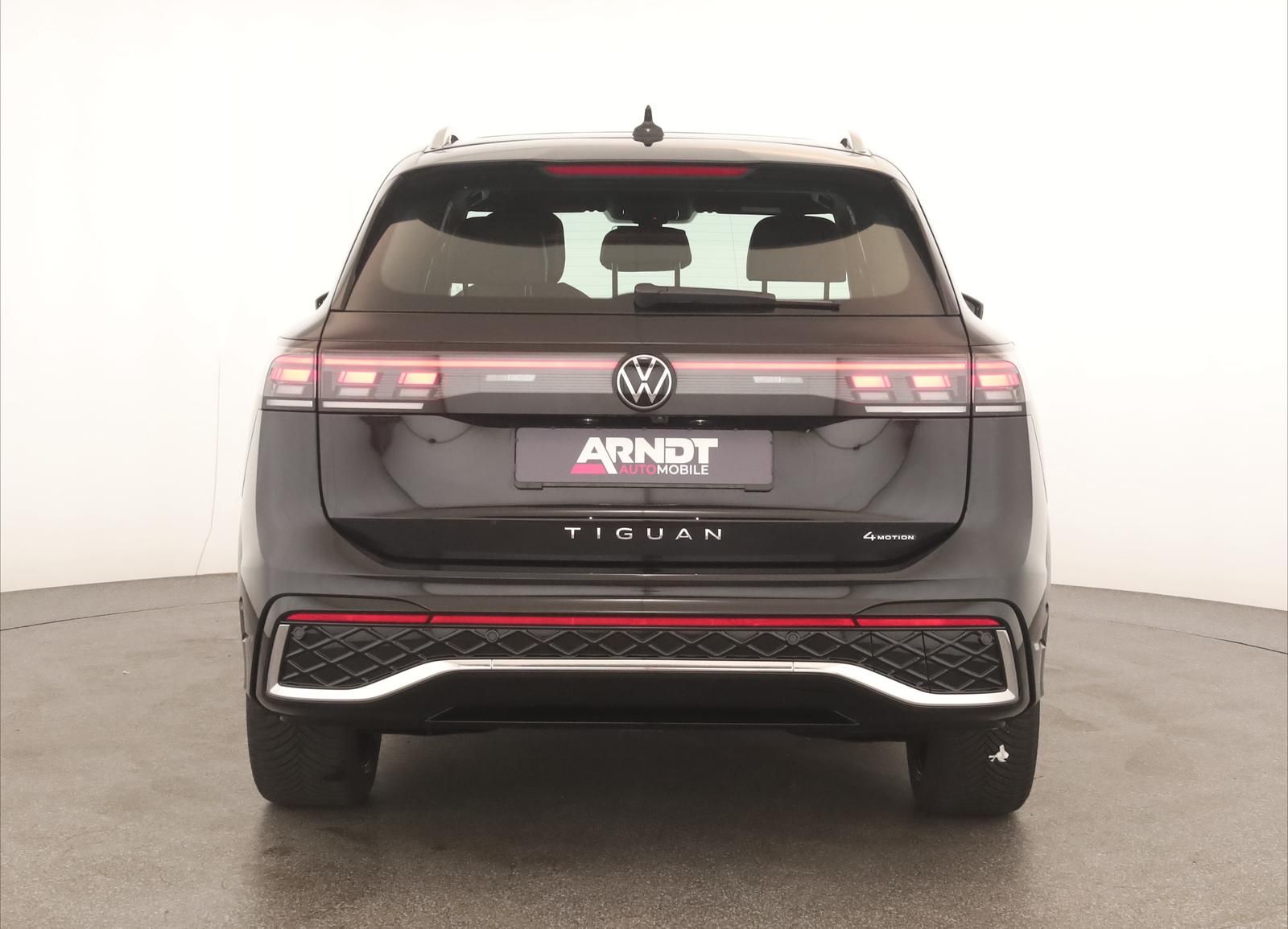 Volkswagen Tiguan 2.0 TDI 4M DSG R-Line Leder Pano Navi 360