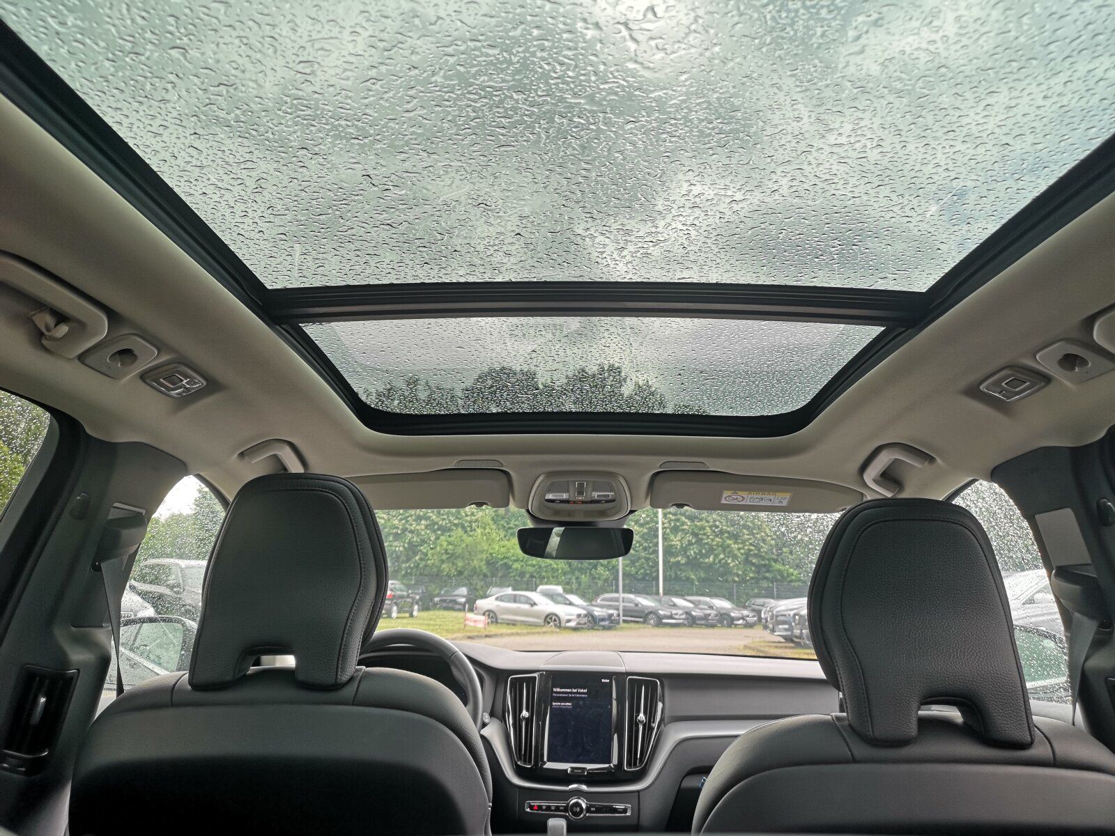 Volvo XC60 Recharge T6 Inscription - Samsaru's Car Outlet