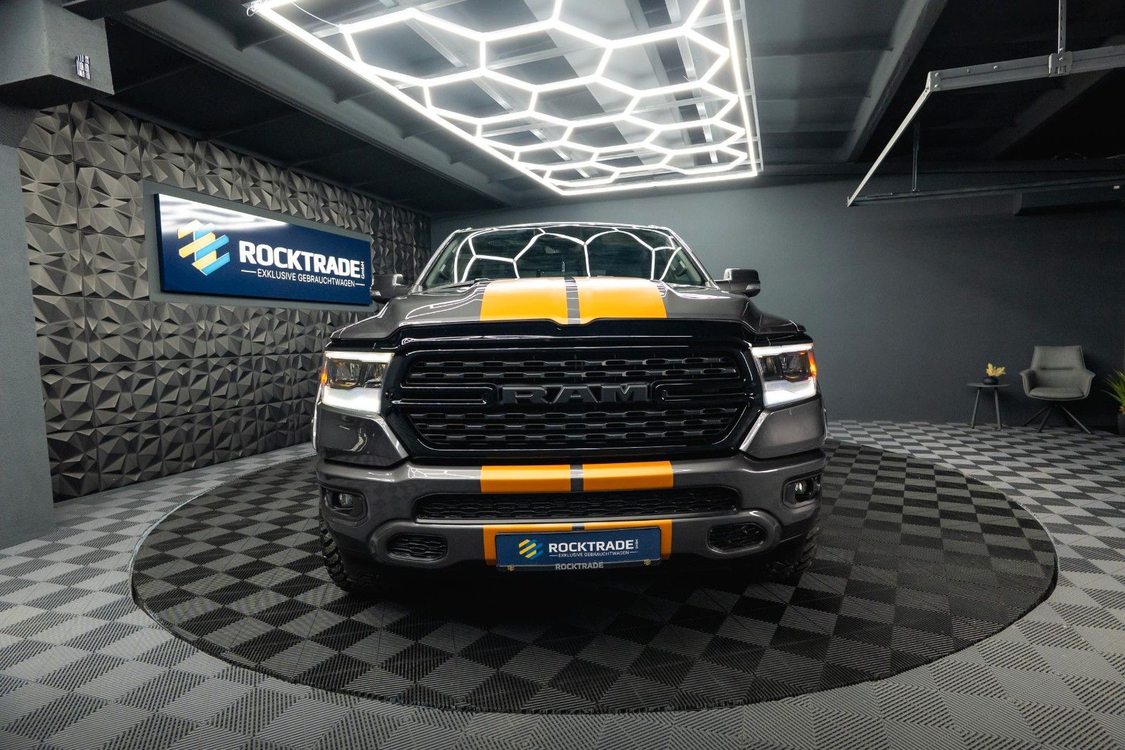 Dodge RAM 5.7 V8 HEMI 4x4 OFFROAD Night-Paket *LED*19%