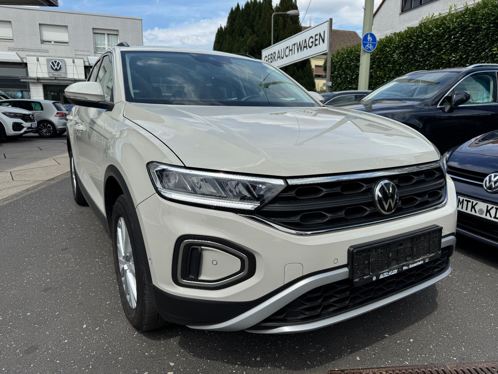 Volkswagen T-Roc 2.0 TDI DSG Life - Samsaru's Car Outlet
