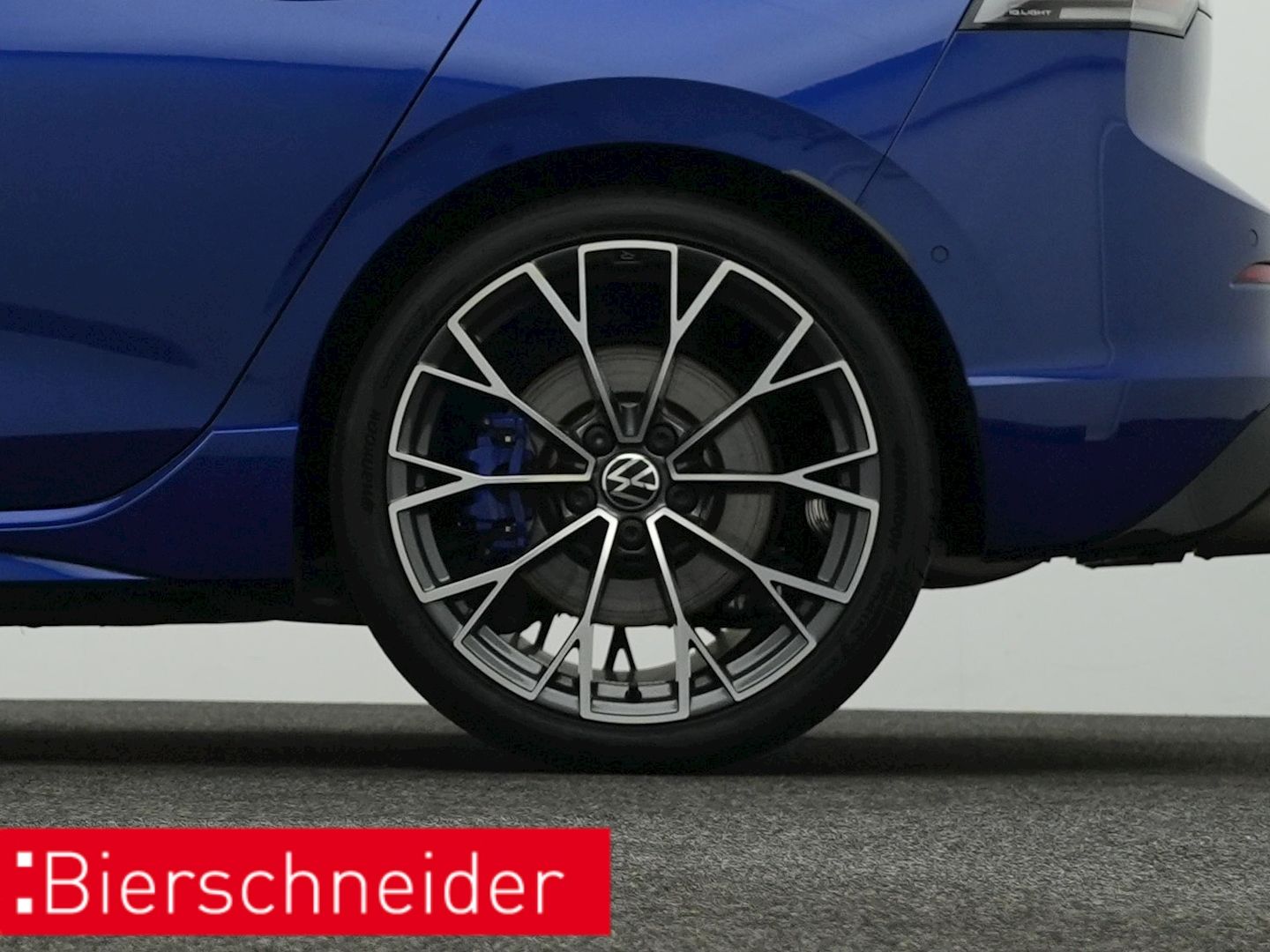Volkswagen Golf R 8 2.0 TSI DSG 4Mo. Blackstyle 5-J-GAR PAN