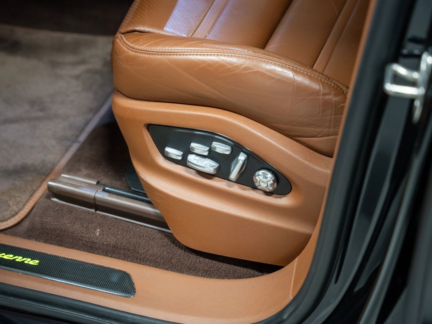 Porsche Cayenne E-Hybrid PDCC BOSE Surround View 18-Wege