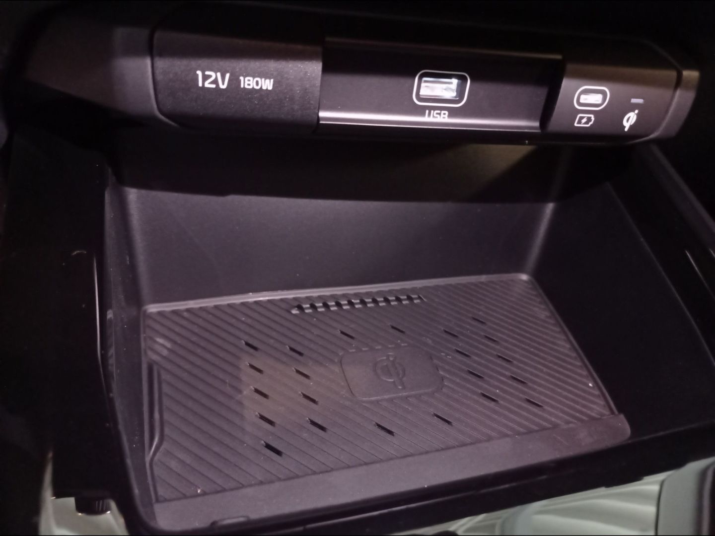 Kia Niro Spirit Plug-in Hybrid - Samsaru's Car Outlet