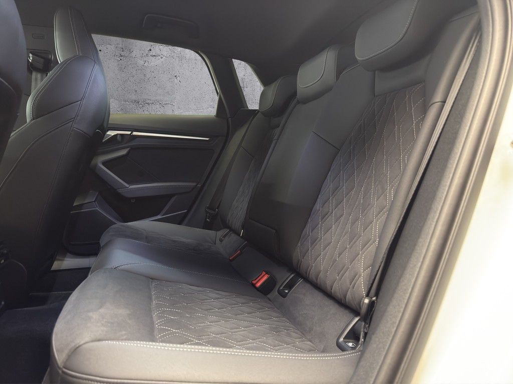 Audi A3 Sportback 45 TFSI e S line - Samsaru's Car Outlet