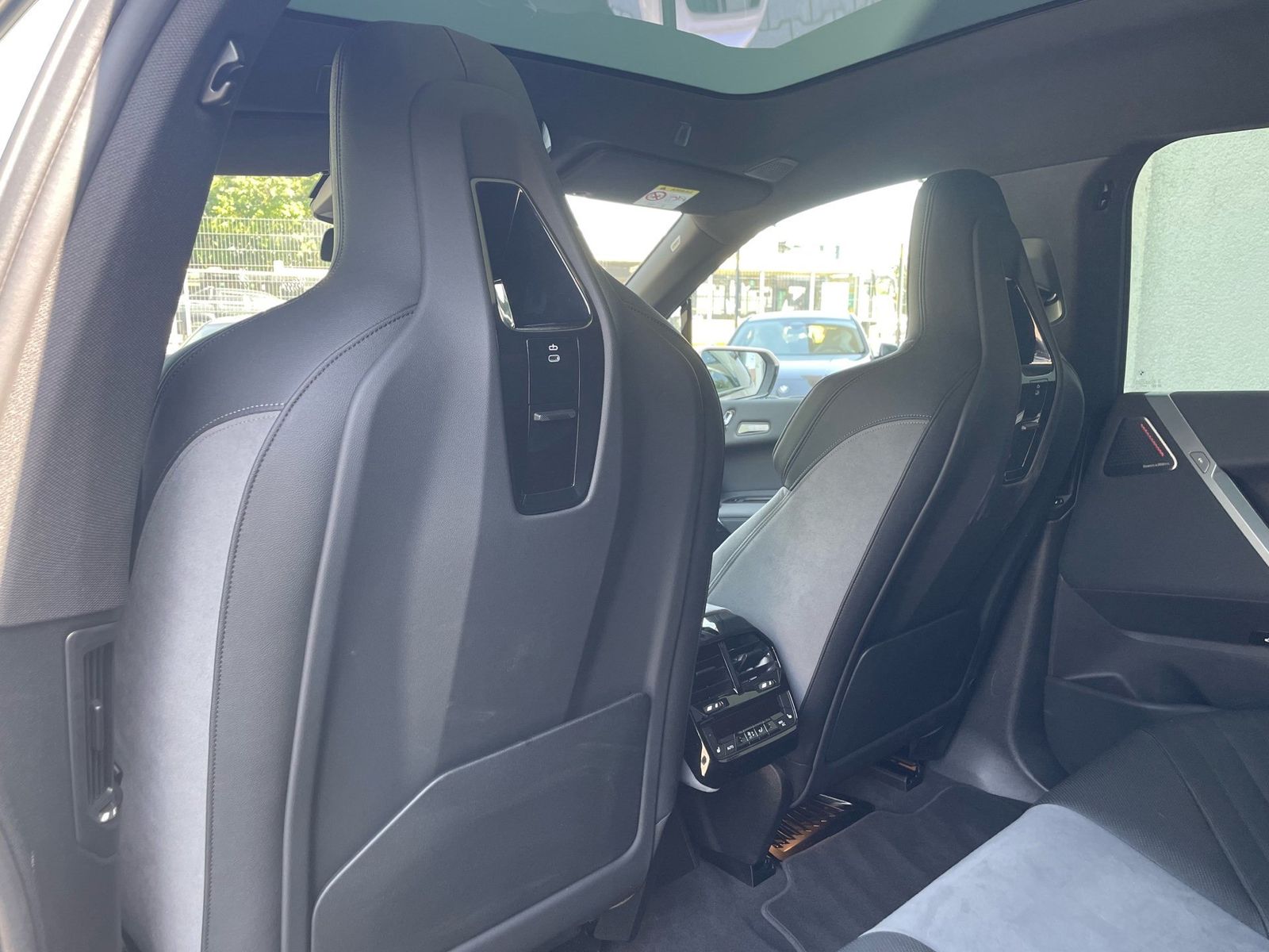 BMW iX xDrive60 M Sport Pro || Pano AHK Autobahnass