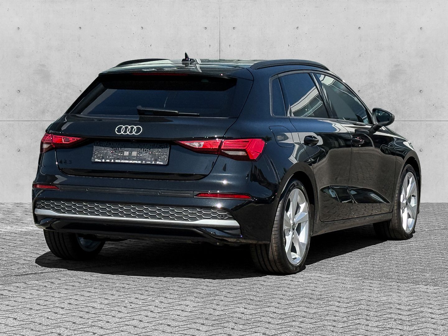 Audi A3 Sportback 35 TFSI advance - Samsaru's Car Outlet