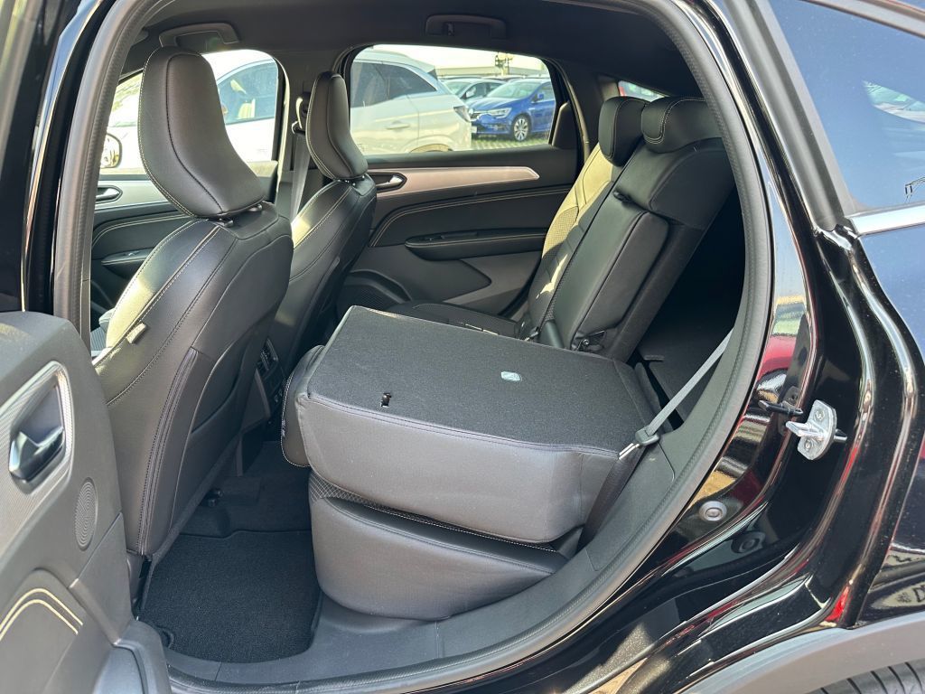 Renault Arkana TECHNO E-Tech Full Hybrid 145 - Samsaru's Car Outlet