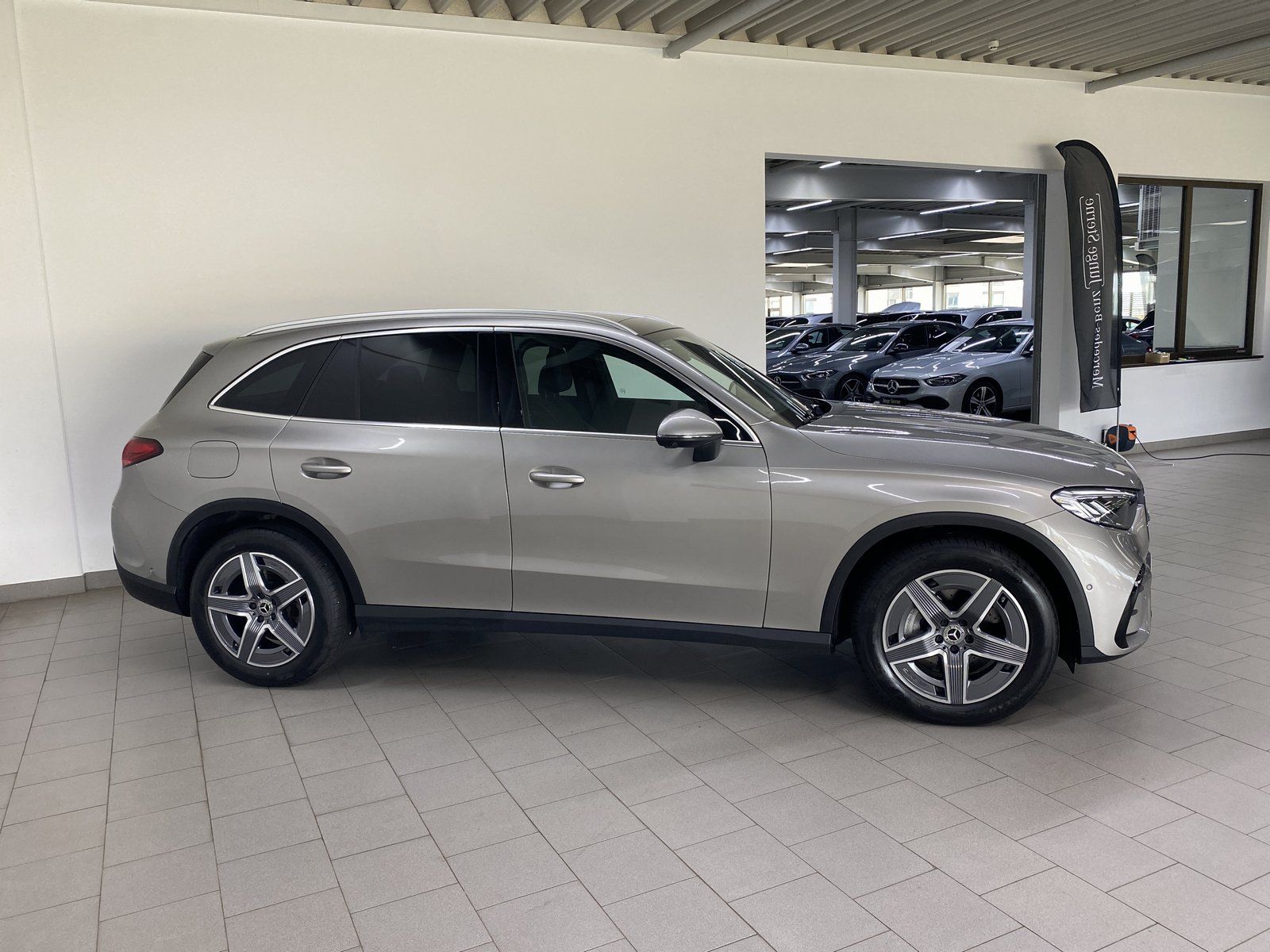 Mercedes-Benz GLC 300 4M AMG+LED+DIST+AHK+360°+EASY-PACK+NAVI