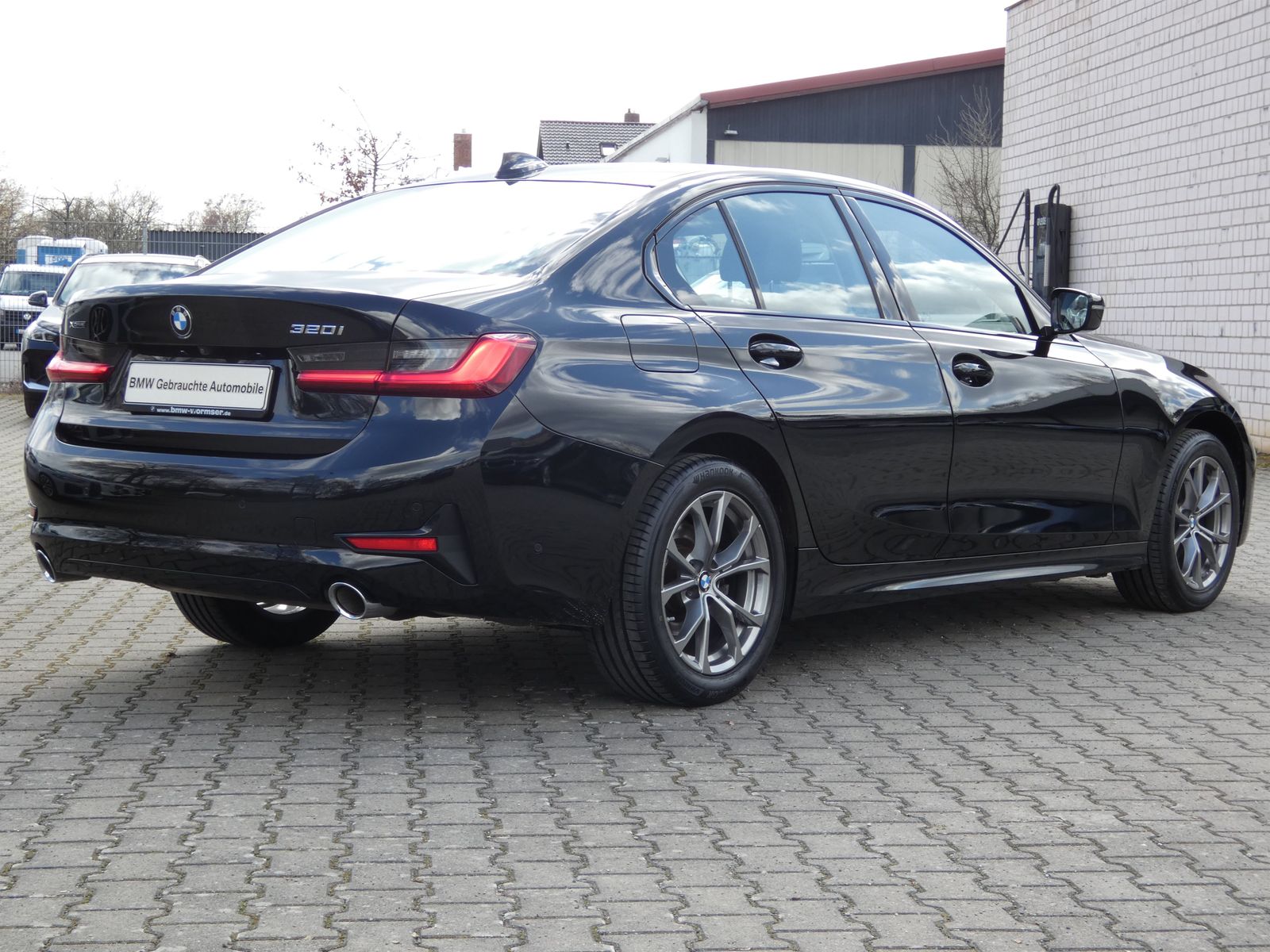 BMW 320i xDrive Limousine Sport Line HiFi DAB LED