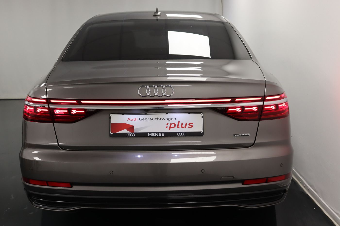 Audi A8 lang 60 TFSI e quattro tiptronic - Samsaru's Car Outlet